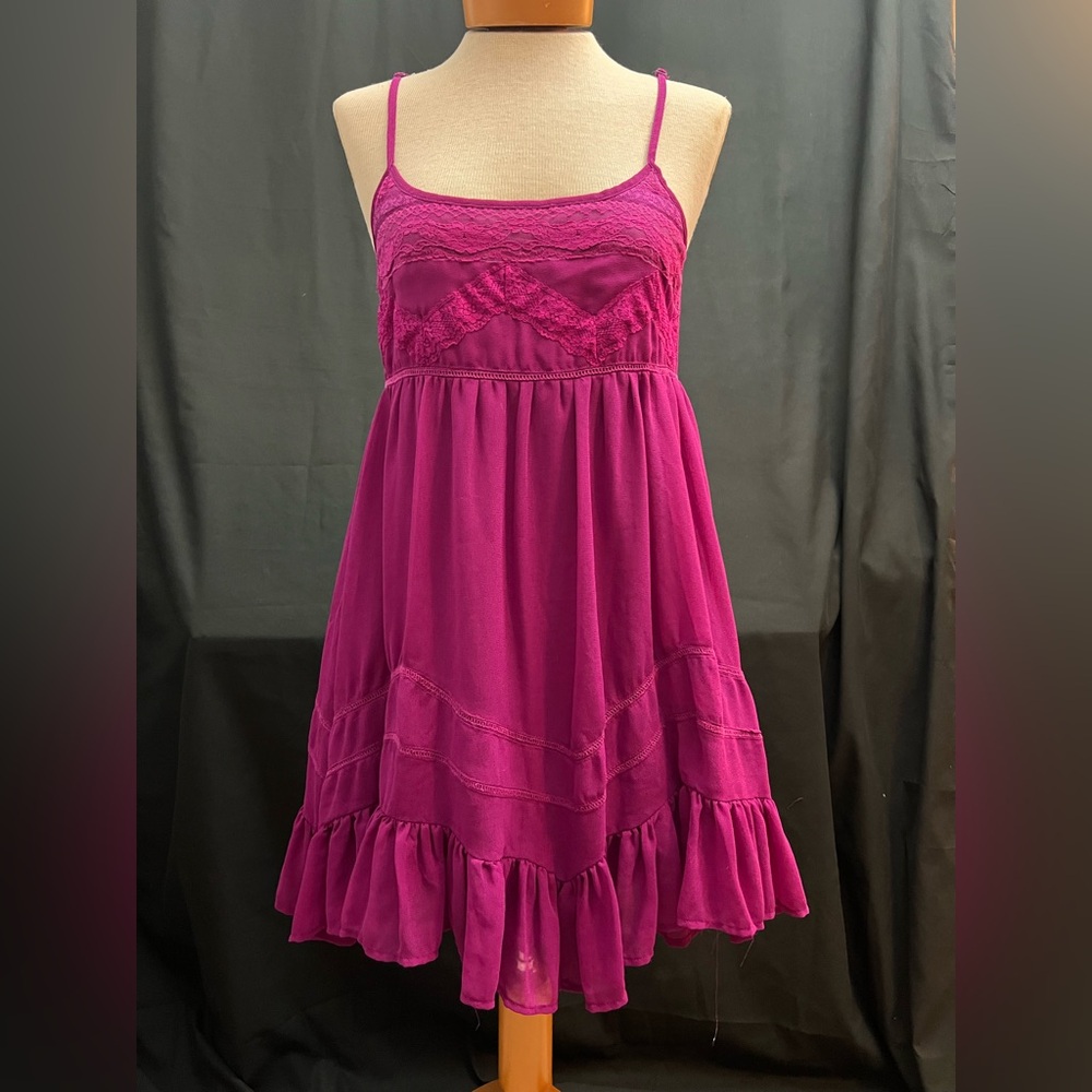 Billabong perfect purple summer dress with ruffled lining - size medium